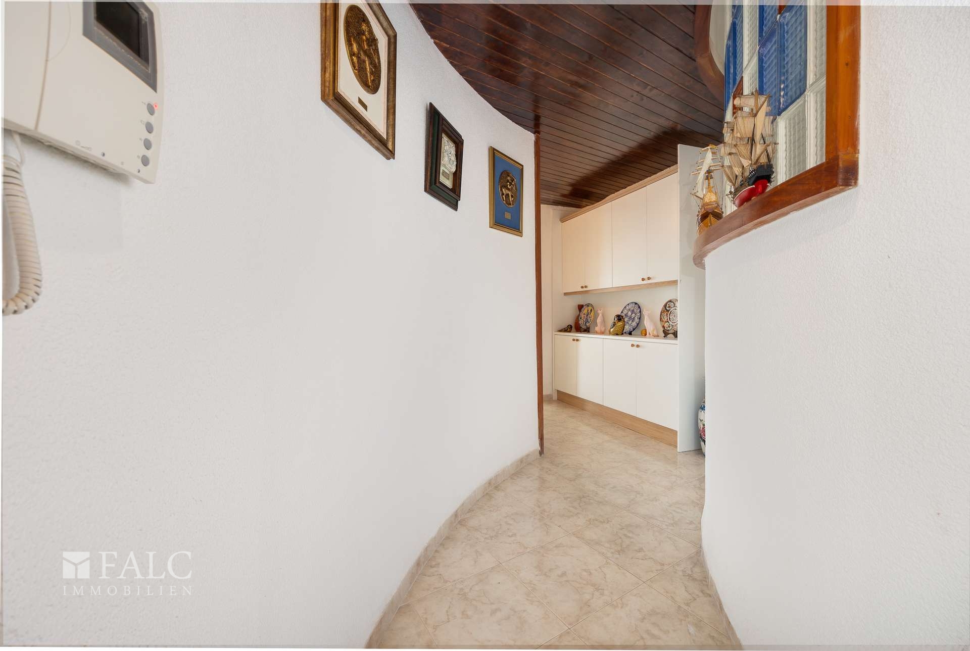 Eingangsbereich / Entrance / 